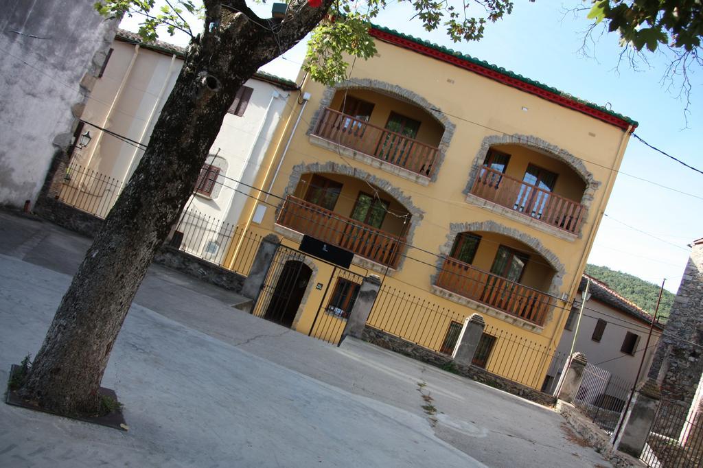 Apartamentos Cal Ratero Maçanet de Cabrenys Oda fotoğraf